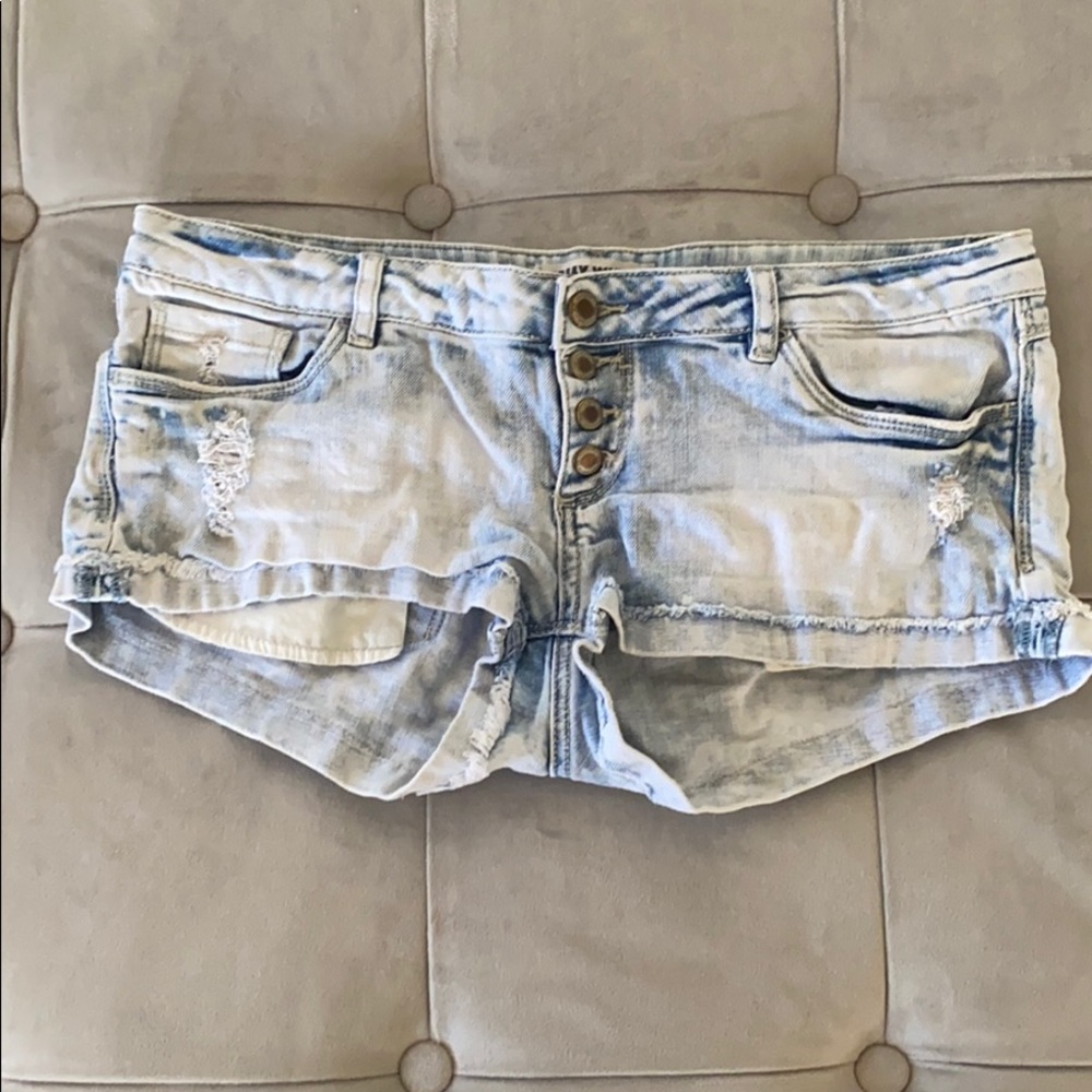 Short blue Jean shorts